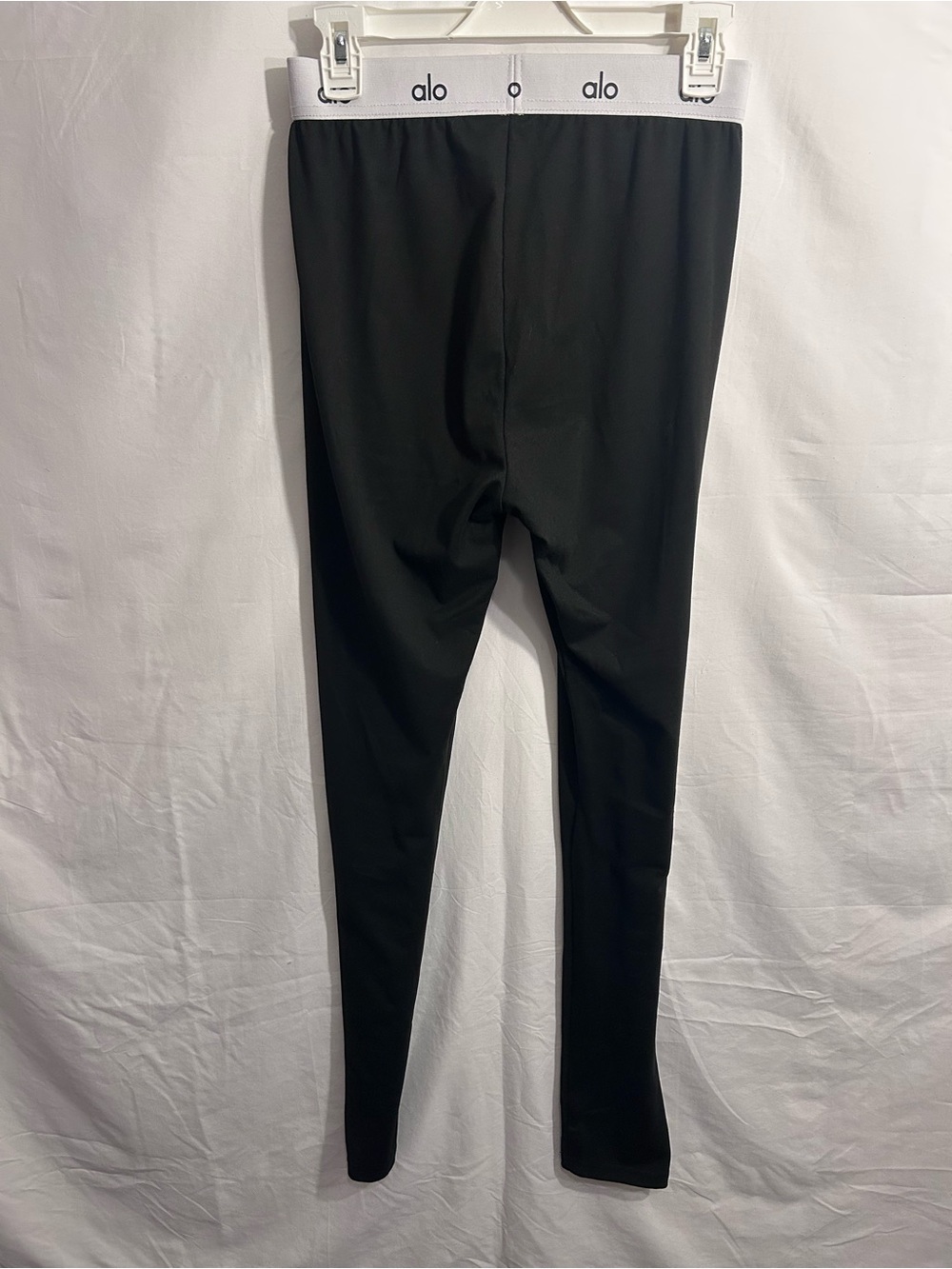 ALO Yoga Black Bottoms with White Logo Waistband - Picture 2 of 2